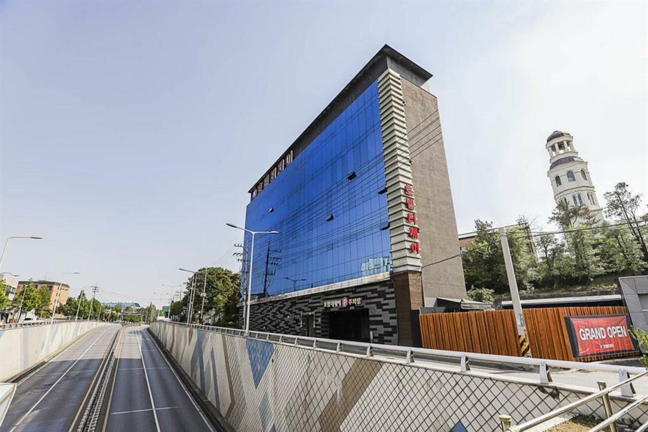Hotel Tj Seoul Bagian luar foto